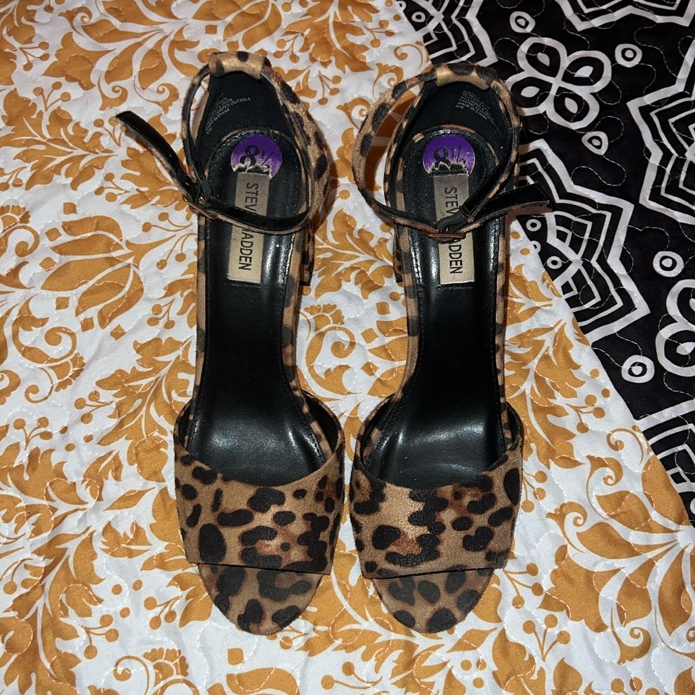 Steve Madden Leopard Print Chunky Heels Size 8.5
